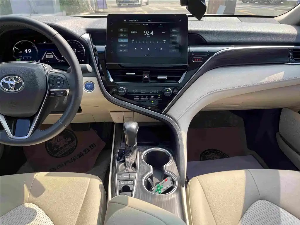 Toyota Camry — миниатюра 21