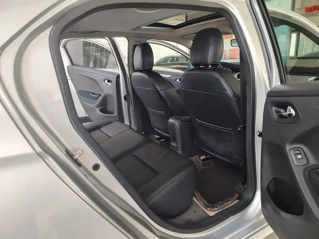 Citroen Elysee — миниатюра 7