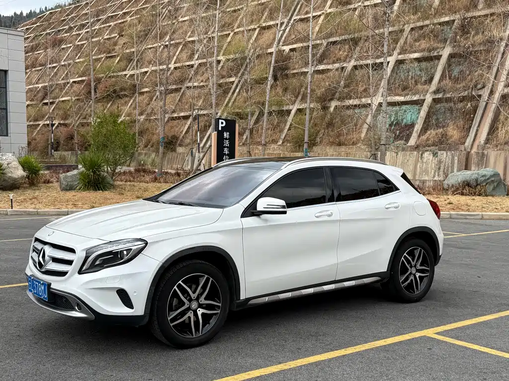 Mercedes-Benz GLA 2016