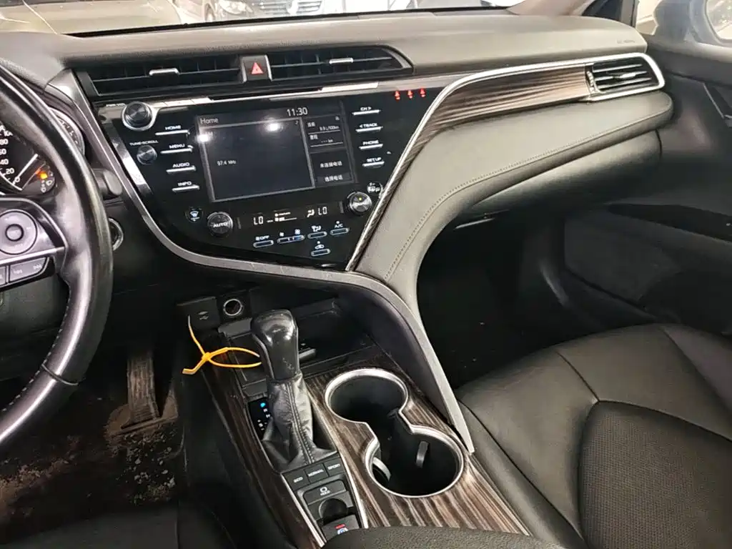 Toyota Camry — миниатюра 13