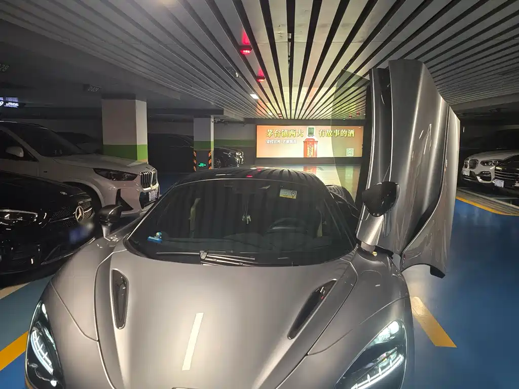 MCLAREN  720S