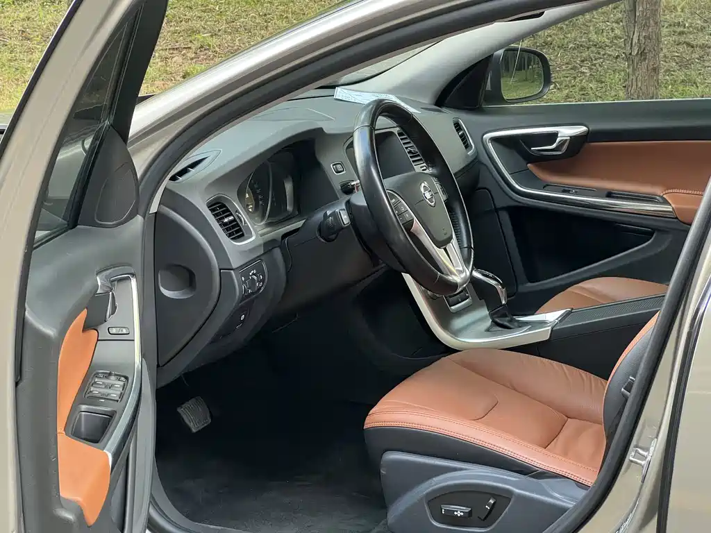 Volvo S60 — миниатюра 4