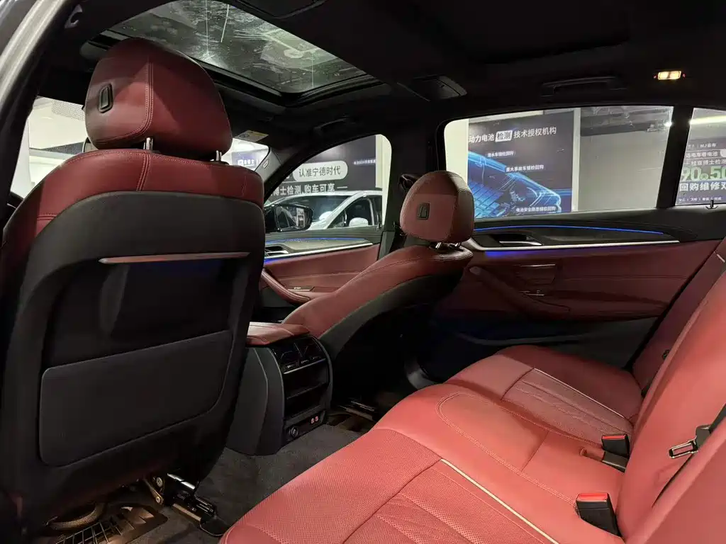 BMW 5 Series — миниатюра 4