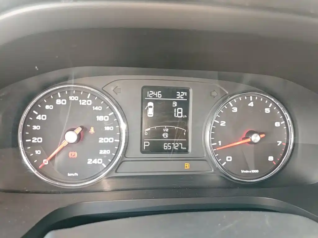 Roewe Roewe i6 Classic — миниатюра 12