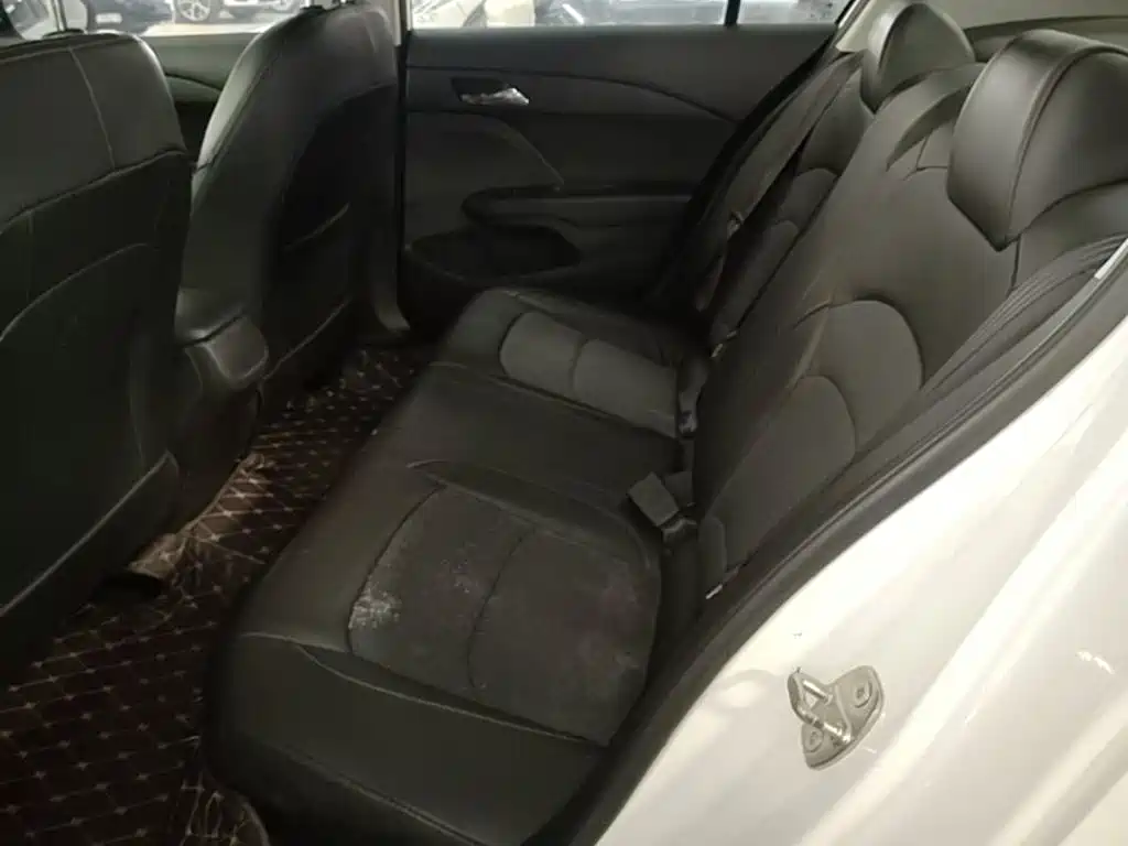 Chevrolet Cavalier — миниатюра 17