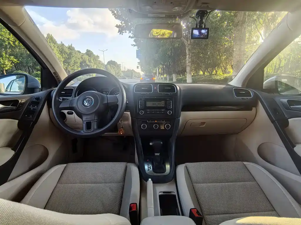 Volkswagen Golf — миниатюра 9