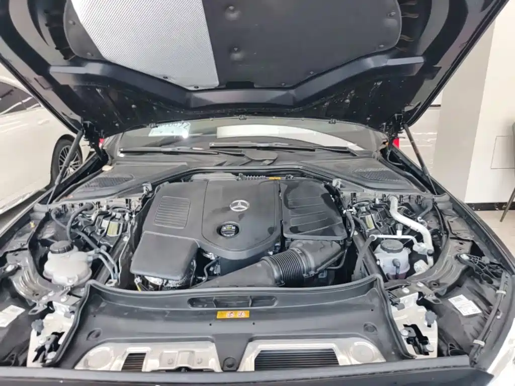 Mercedes-Benz E-Class — миниатюра 20