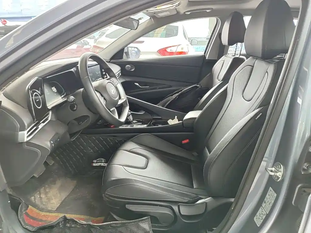Hyundai Elantra — миниатюра 15