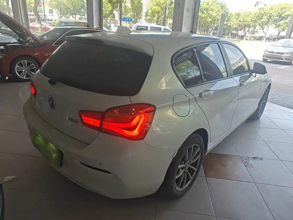 BMW 1 Series (Import) — миниатюра 7