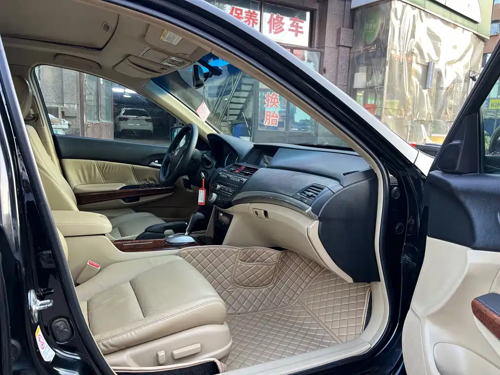Honda Accord — миниатюра 8