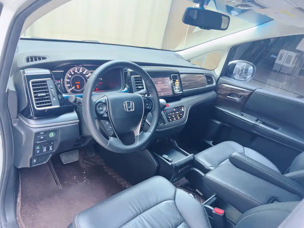 Honda Elysion — миниатюра 9