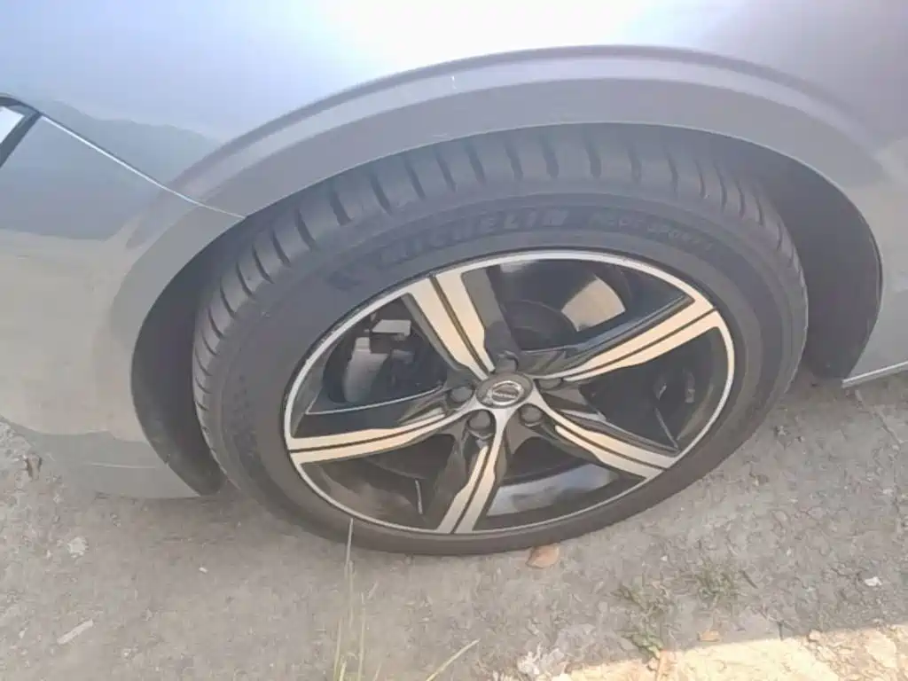 Volvo S90 — миниатюра 23