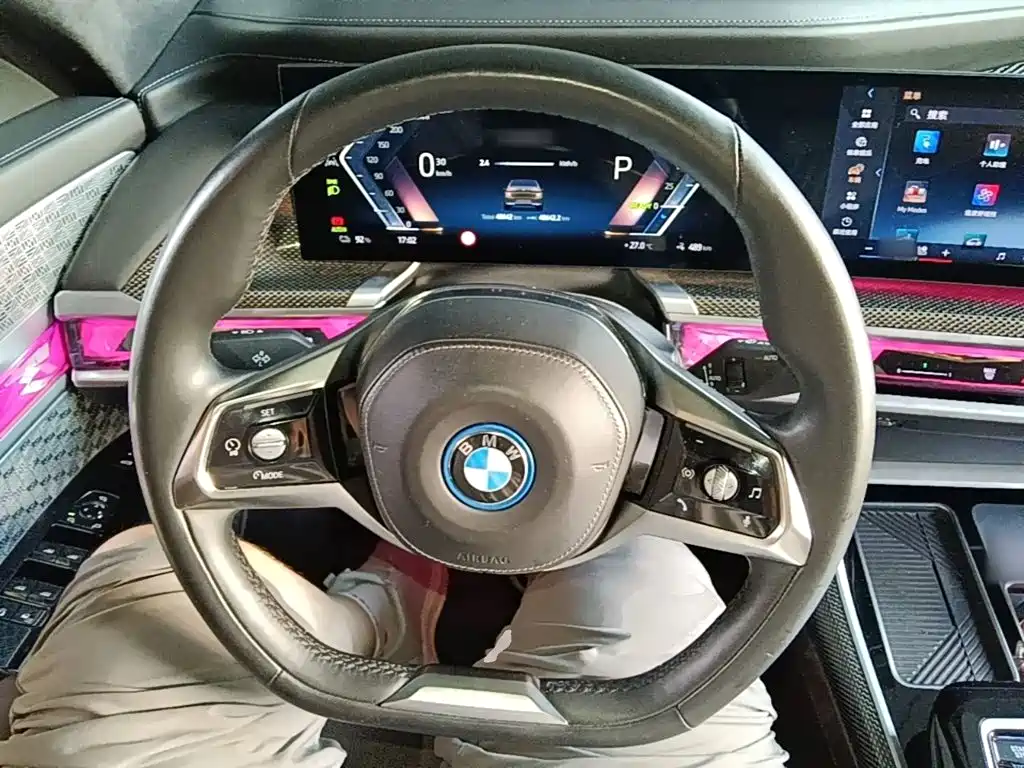 BMW i7 — миниатюра 11