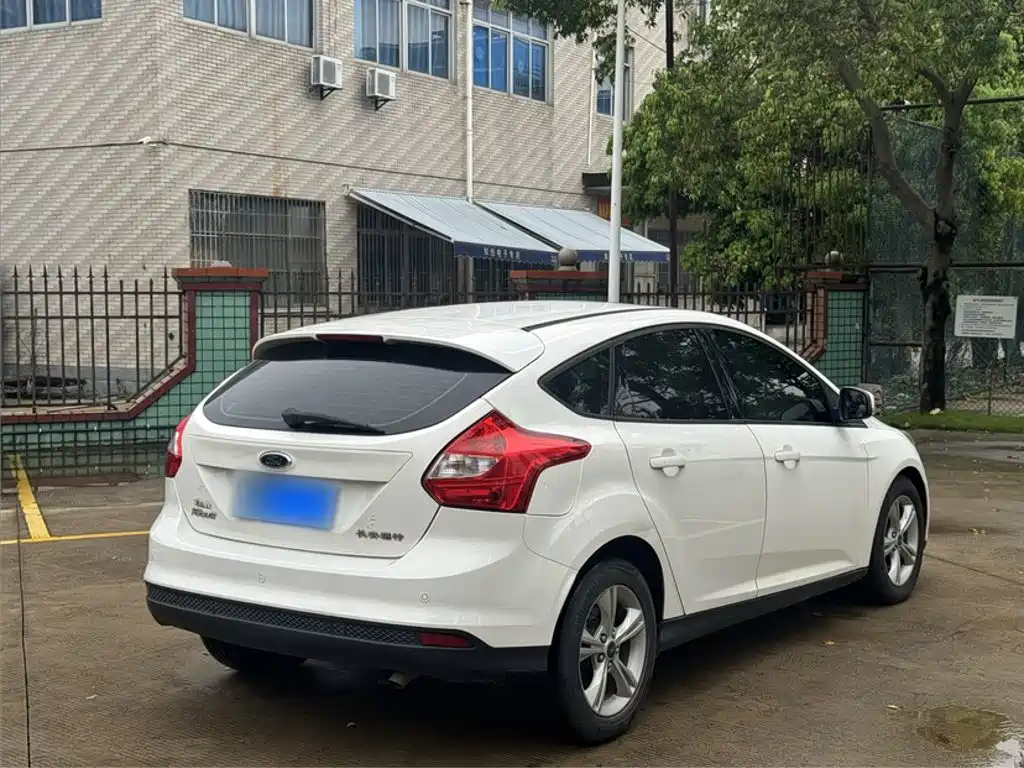 Ford Focus — миниатюра 7