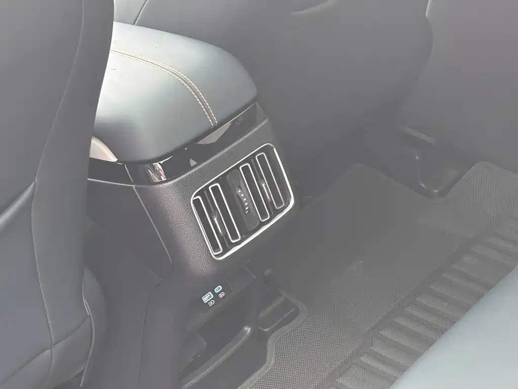 BYD PLUS New Energy — миниатюра 18