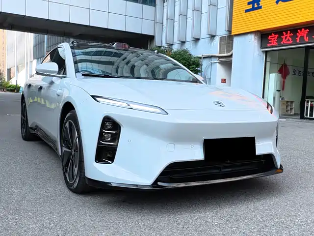 NIO NIO ET5T 2025