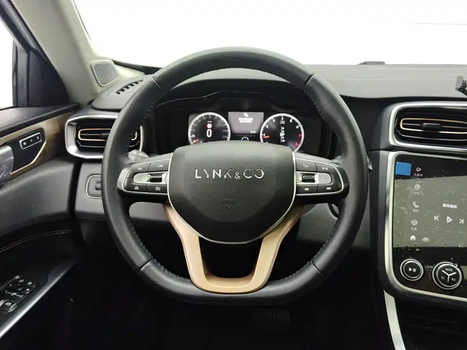 Lynk & Co 01 — миниатюра 15