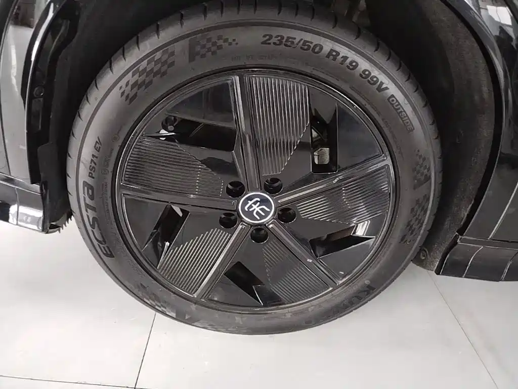 BYD L EV — миниатюра 23