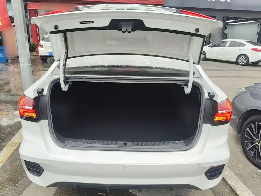 Roewe i5 — миниатюра 19
