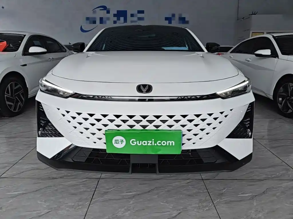 Changan UNI-V — миниатюра 3