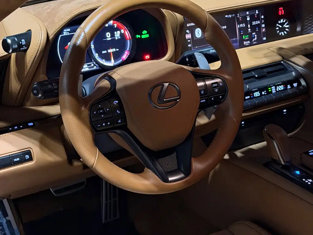 Lexus LC — миниатюра 9