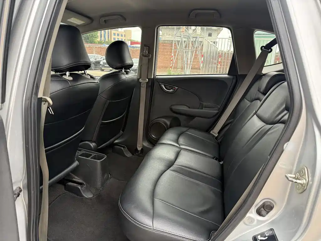 Honda Fit — миниатюра 13