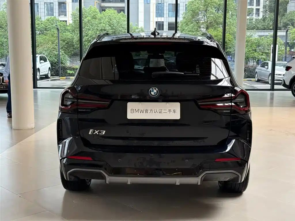 BMW iX3 — миниатюра 8