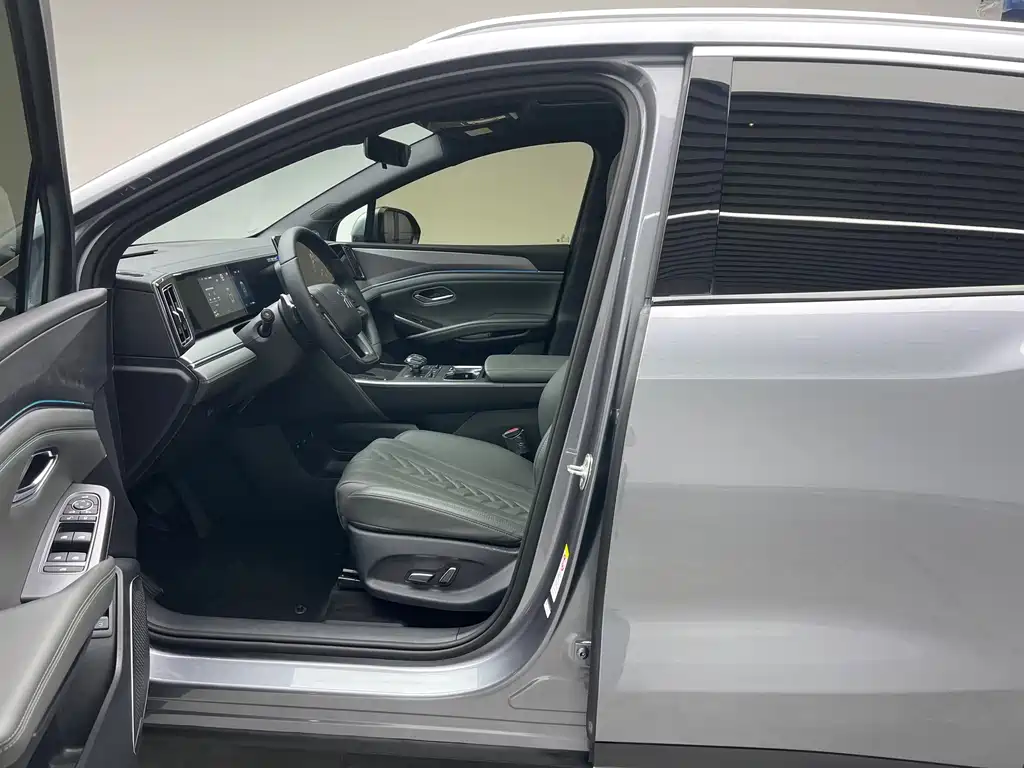BYD L DM-i — миниатюра 16