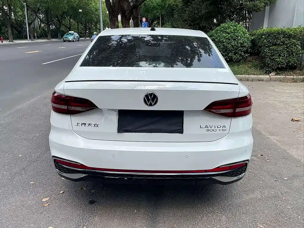 Volkswagen Lavida — миниатюра 9