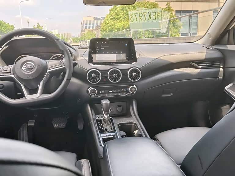 Nissan Sylphy 1.6 л 2021 г. Белый, пробег 48000 км