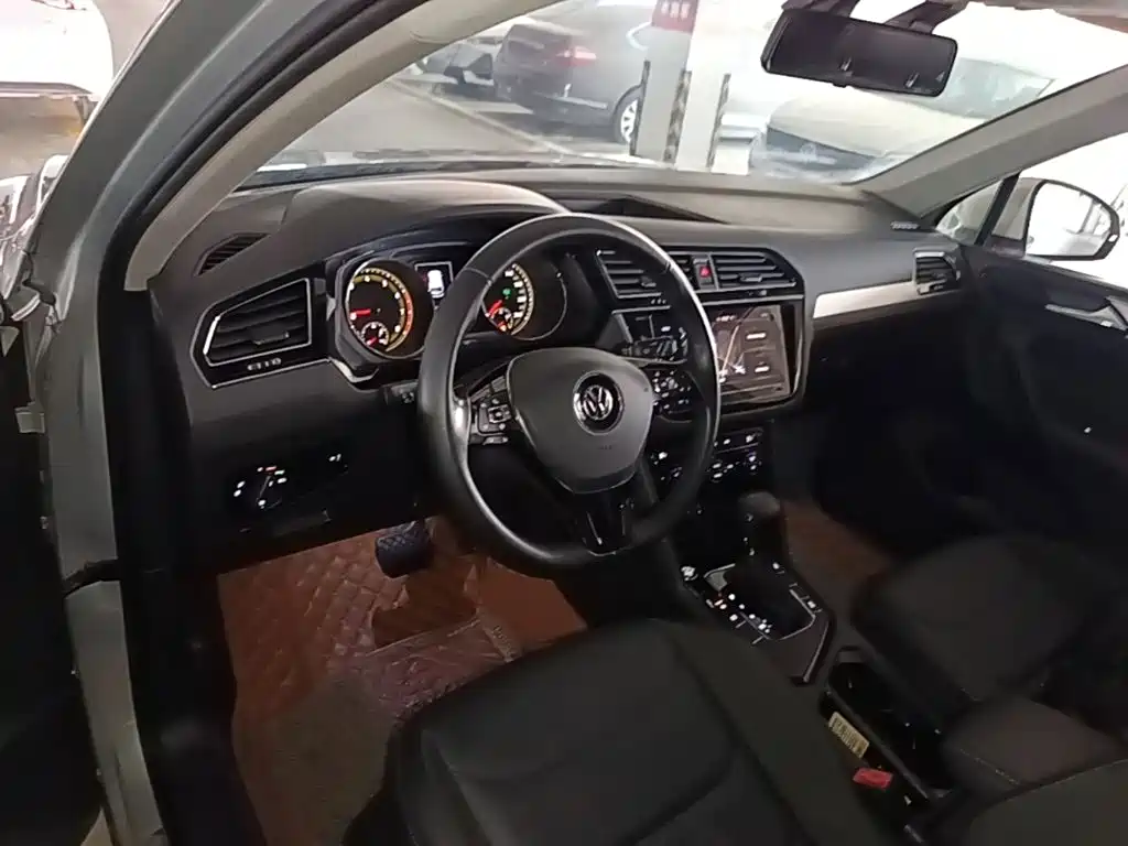 Volkswagen Tiguan L — миниатюра 10