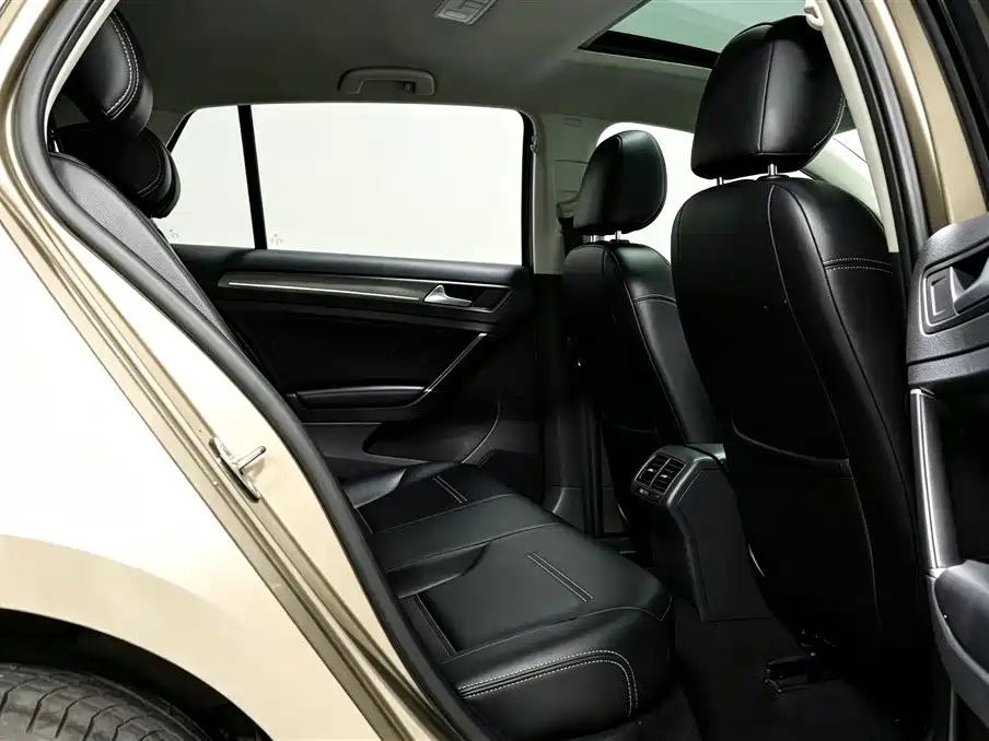 Volkswagen Golf — миниатюра 6