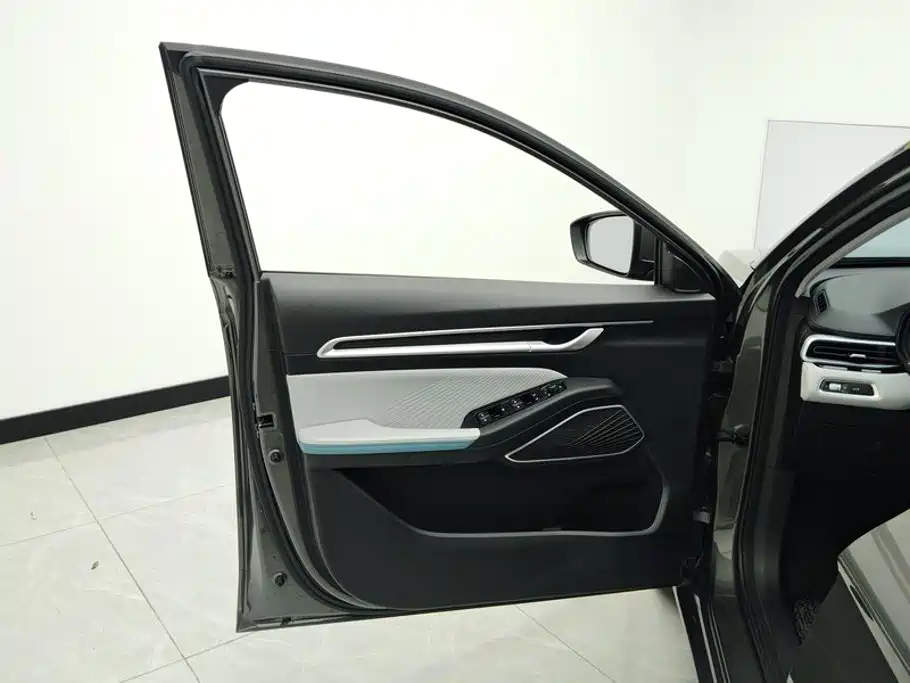 Geely Emgrand — миниатюра 7