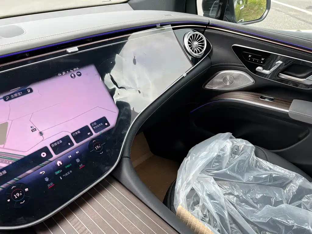 Mercedes-Benz EQS SUV — миниатюра 9