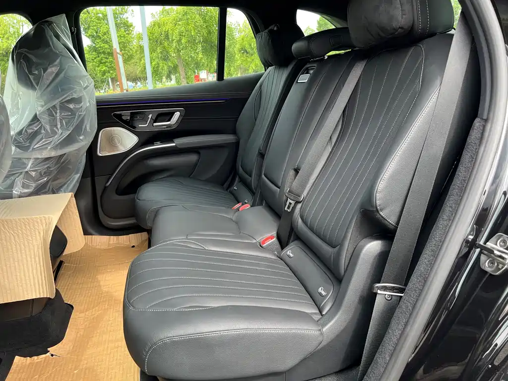 Mercedes-Benz EQS SUV — миниатюра 14
