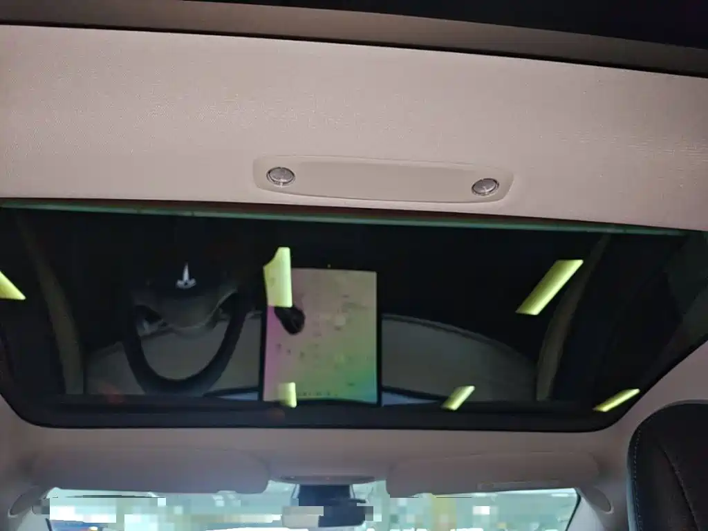 Tesla Model 3 — миниатюра 18