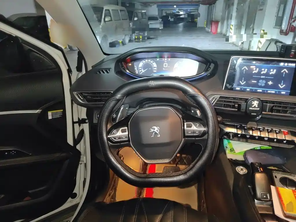 Peugeot 5008 — миниатюра 3