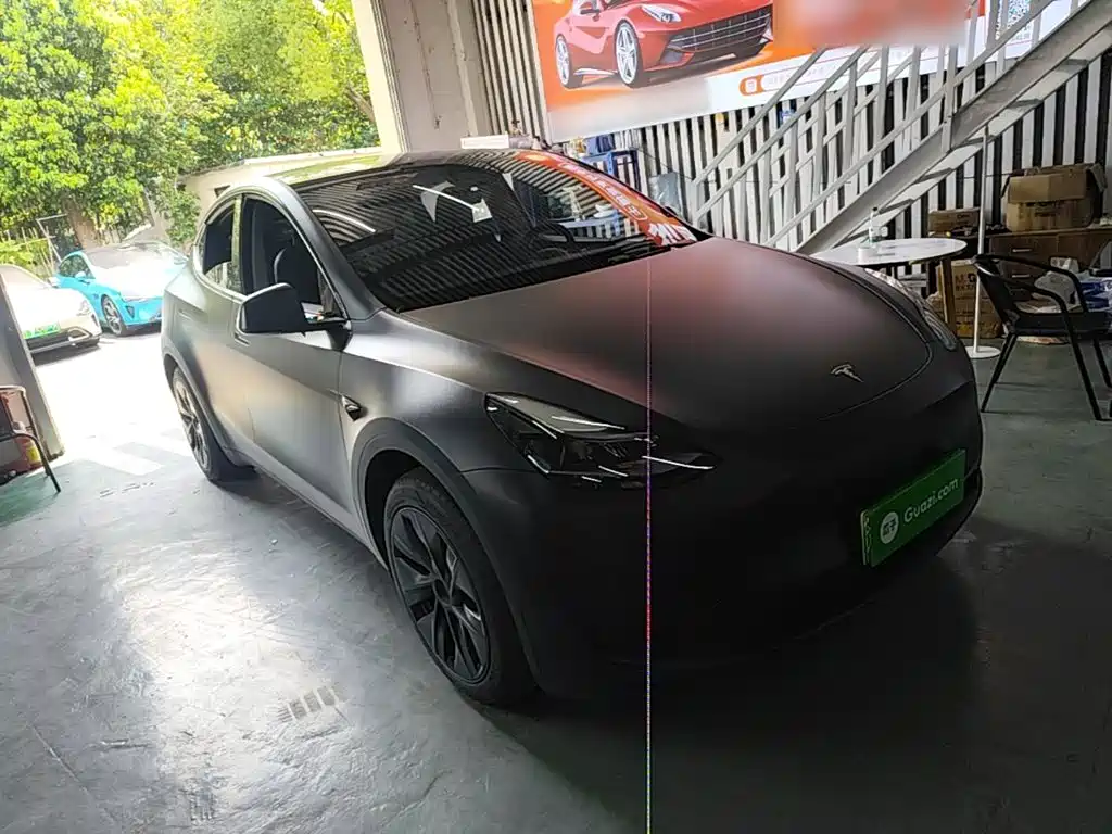 Tesla Model Y — миниатюра 4