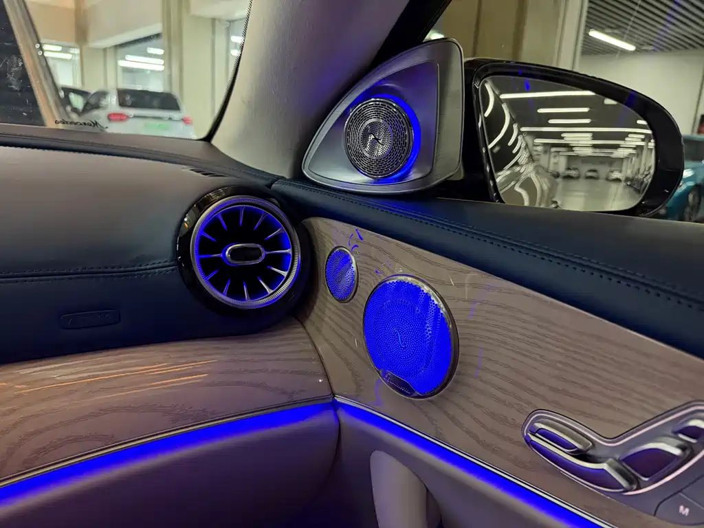Mercedes-Benz E-Class (Import) — миниатюра 14