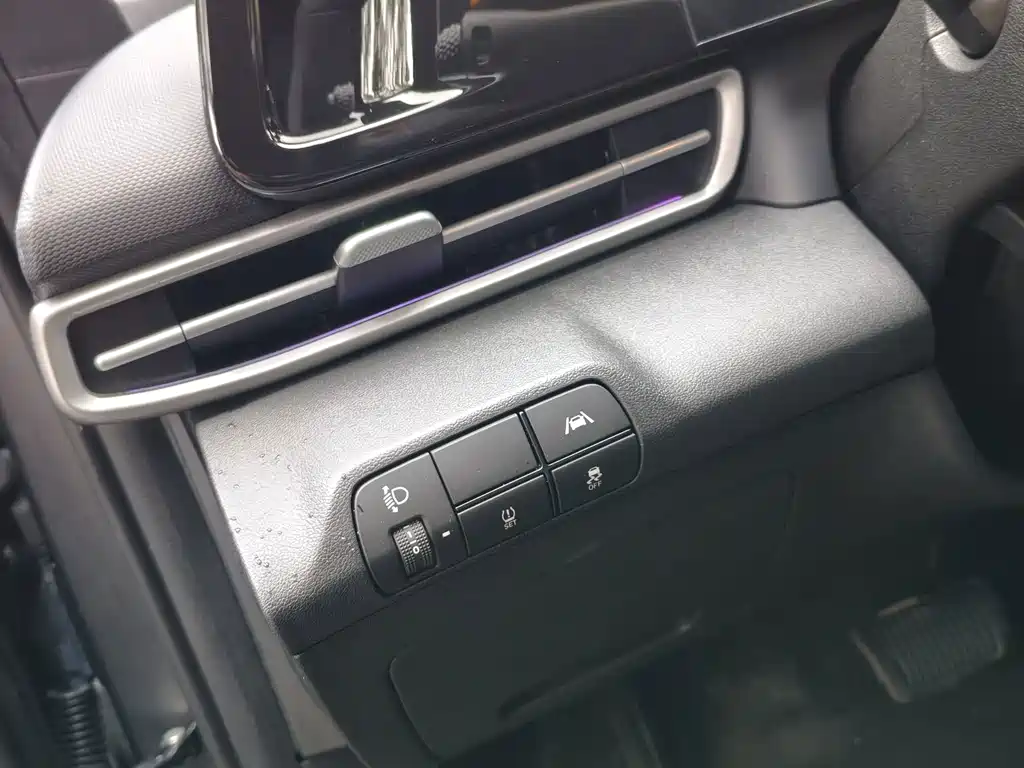 Hyundai Elantra — миниатюра 15