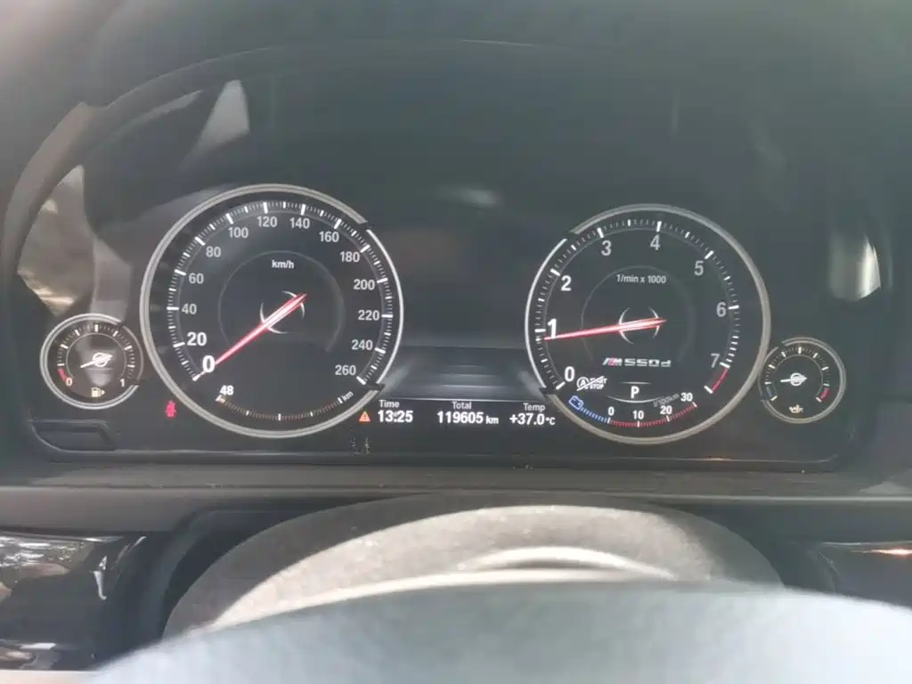 BMW 5 Series — миниатюра 12