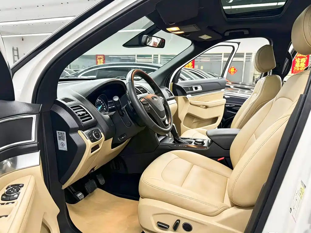 Ford Explorer (Import) — миниатюра 7