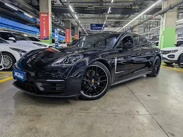 PORSCHE PANAMERA 2023