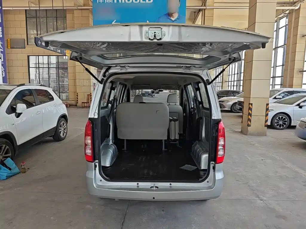 Wuling Hongguang V — миниатюра 19