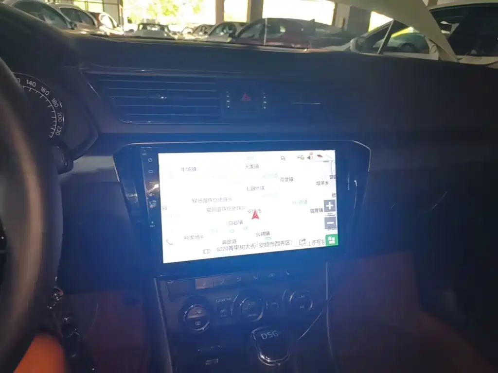 Skoda Superb — миниатюра 13