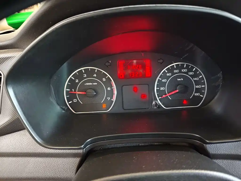 Wuling Hongguang V — миниатюра 12