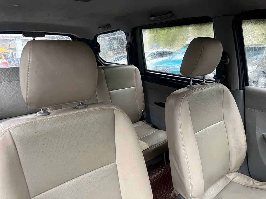 Wuling Hongguang — миниатюра 18