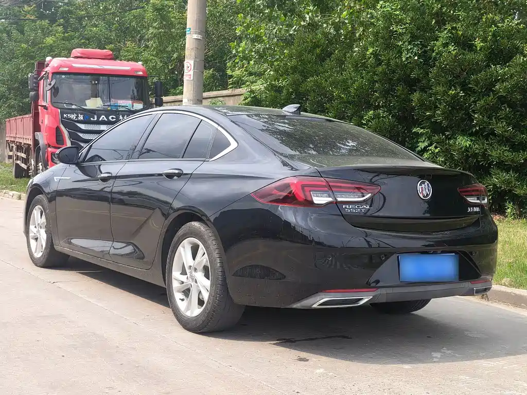 Buick Regal — миниатюра 5