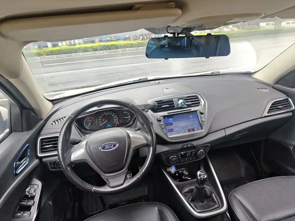 Ford Escort — миниатюра 13