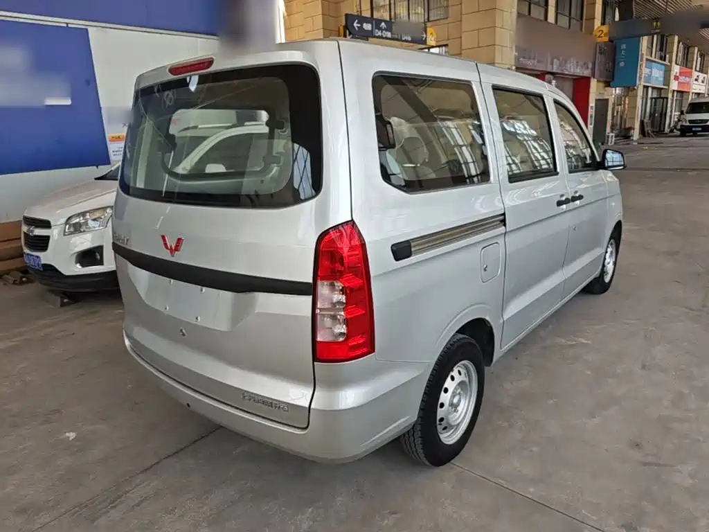 Wuling Hongguang V — миниатюра 7